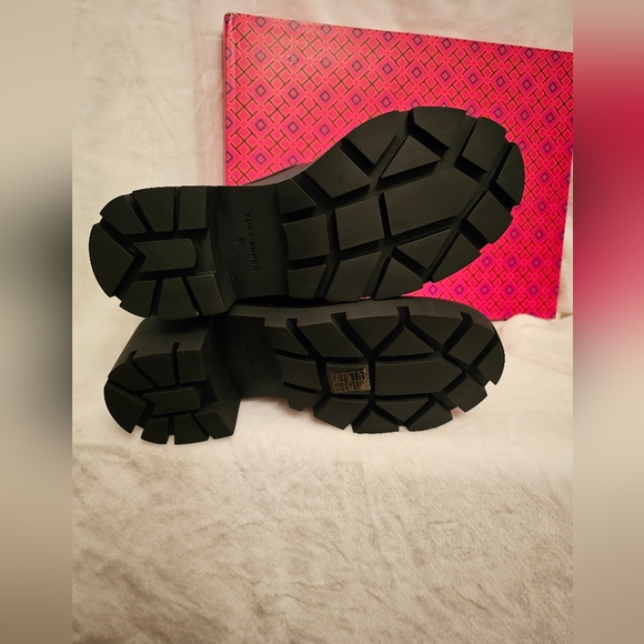 📢SALE NEW! TORY BURCH Chelsea Lug Sole Ankle Boots - Picture 10 of 15